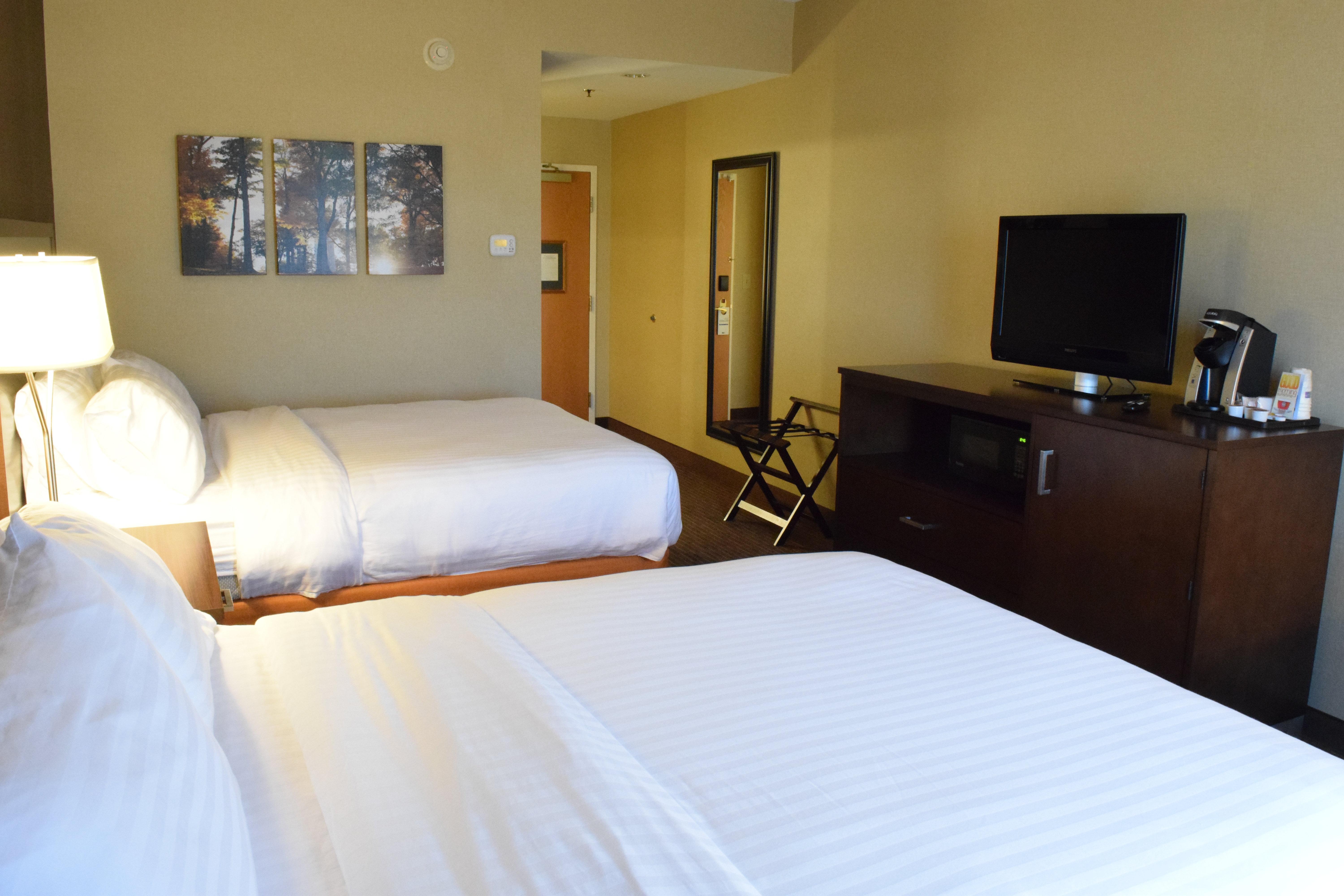 Holiday Inn Express Hotel & Suites Watertown - Thousand Islands By Ihg エクステリア 写真