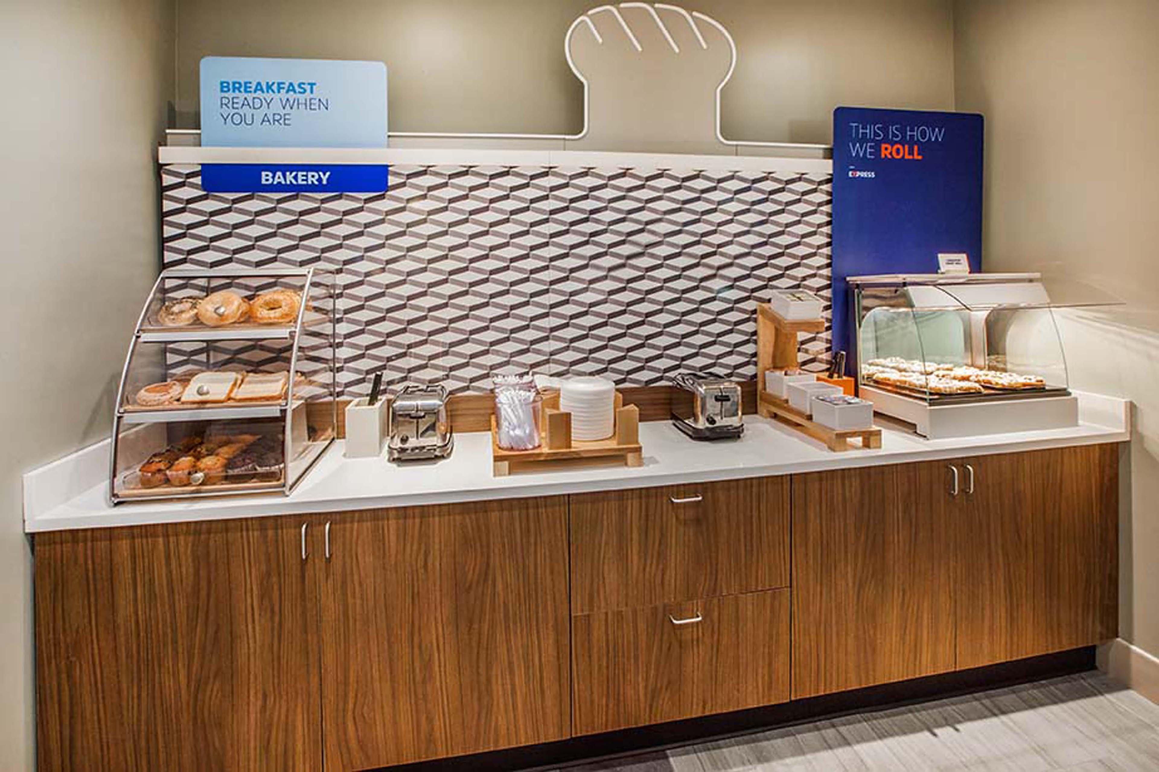 Holiday Inn Express Hotel & Suites Watertown - Thousand Islands By Ihg エクステリア 写真