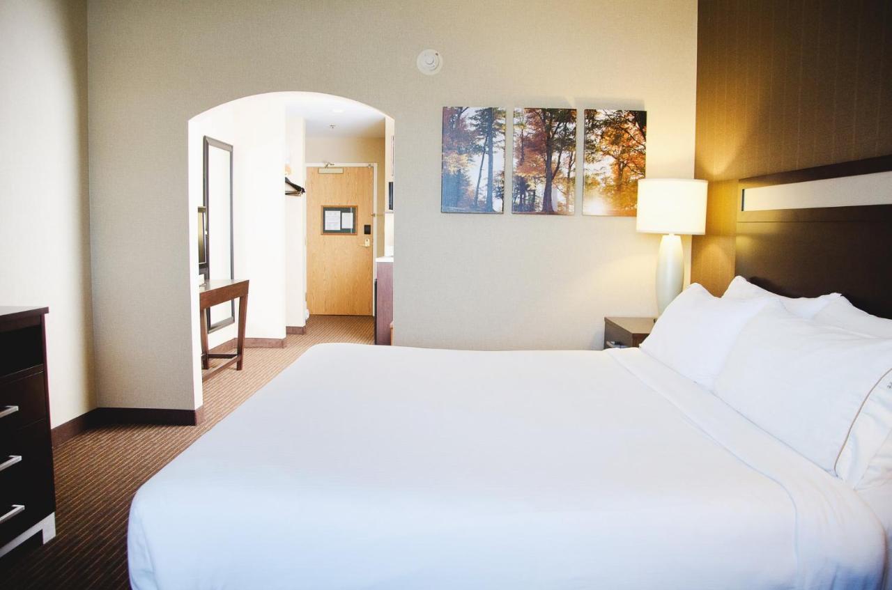 Holiday Inn Express Hotel & Suites Watertown - Thousand Islands By Ihg エクステリア 写真