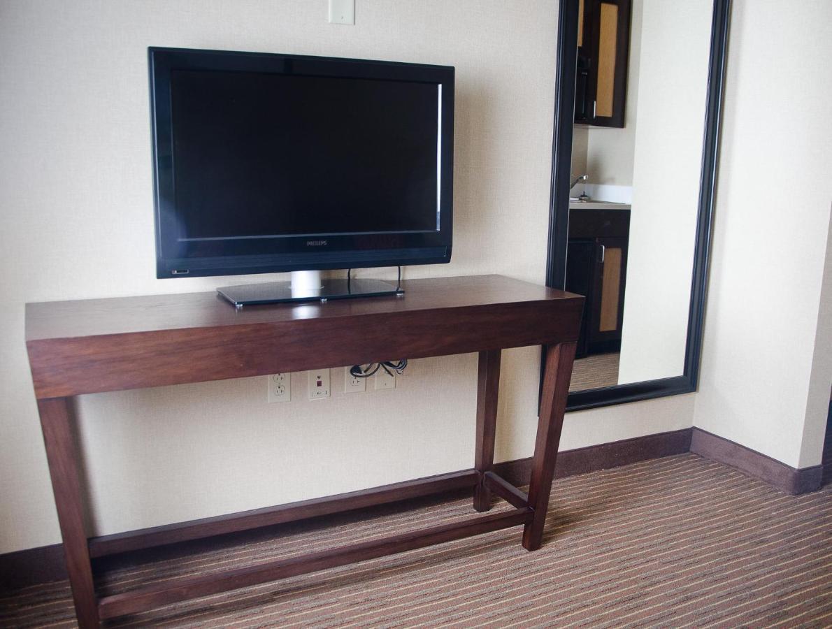 Holiday Inn Express Hotel & Suites Watertown - Thousand Islands By Ihg エクステリア 写真